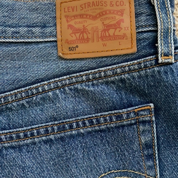 Levi’s 501 Denim Shorts Size 29 - Picture 3 of 4